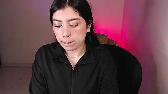 iam_emy (F young) - Erotic dance with oil