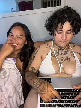 Watch lunaa_love live on EroticFlix - High definition streams