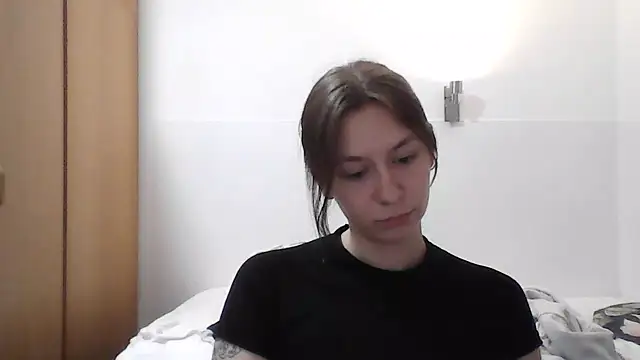 Watch JuicyErika live on EroticFlix - High definition streams