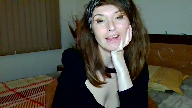 LoveElenika webcam