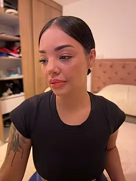 Watch JennLeMoka live on EroticFlix - High definition streams
