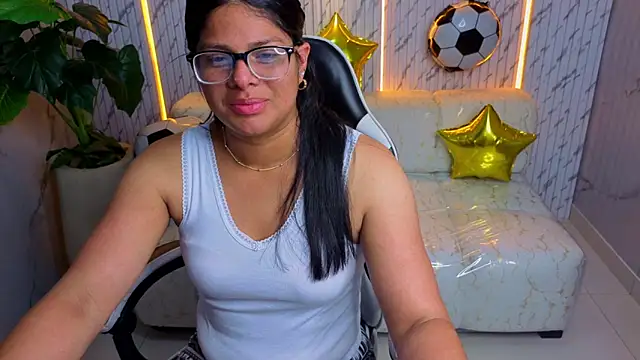 sarah_bay_tx live cam on StripChat