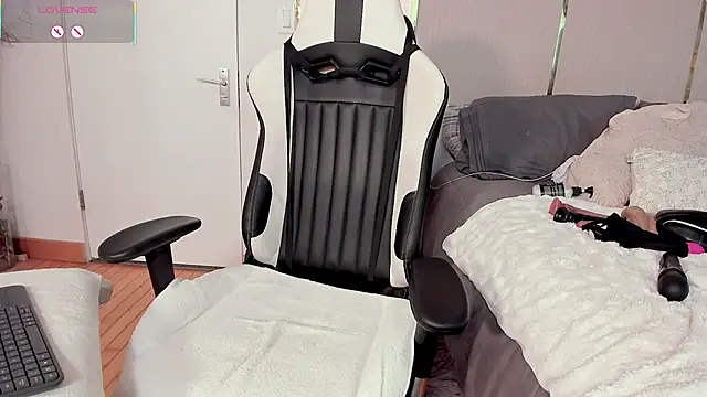 Jadeh_Williams02 webcam