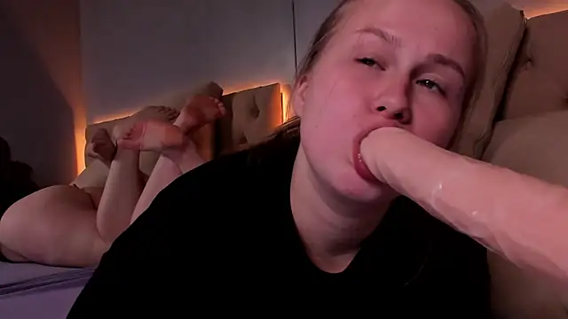 Watch stacy_moorex live on EroticFlix - High definition streams