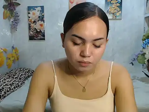 ur_asiankat webcam