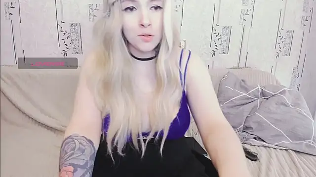 Polly_Megan webcam