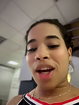 EmmaExoticaXXX live sex cam