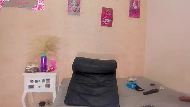 SARA_COLLIINS_ webcam