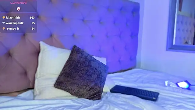 amber__moon1 live cam on StripChat