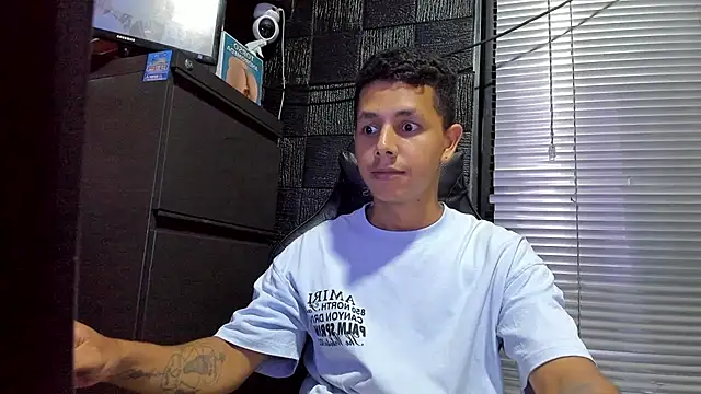 boy_bigcock24cm webcam