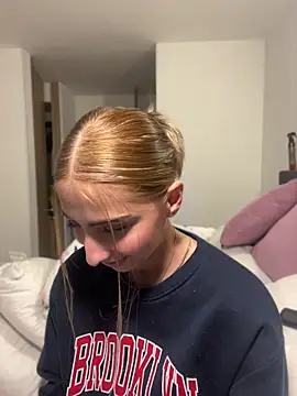 Watch Ameellie live on EroticFlix - High definition streams