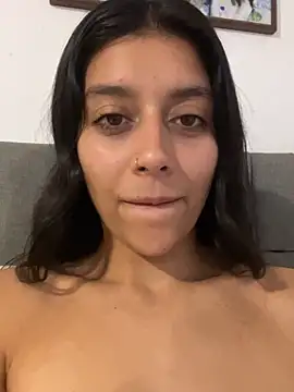 BrittanyDiaz live cam on StripChat