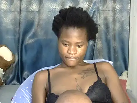 sweetblackbeauty001 webcam