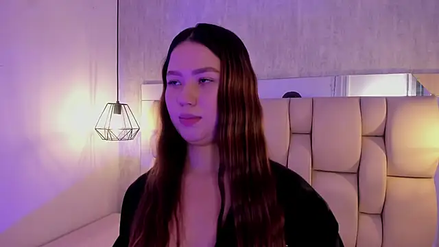 roxie-summers11 - Roxie-Summers11's free webcam - UK Sex Cams