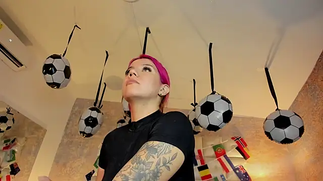 MelaniieRoux webcam