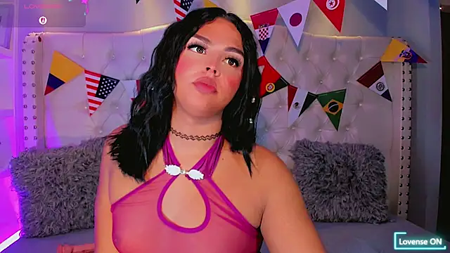 Maia_Hotts webcam