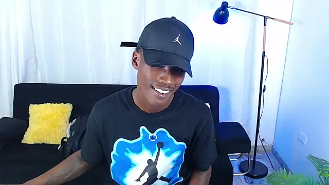 alexaandro18 webcam