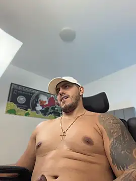 owen-pierces webcam