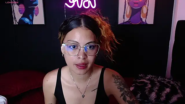 Mia_esclusive live cam on StripChat
