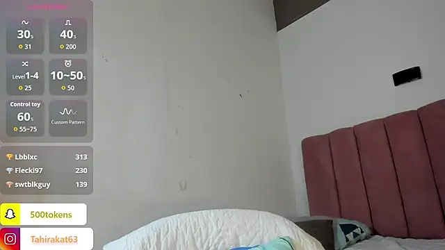 Tahira_21_ webcam