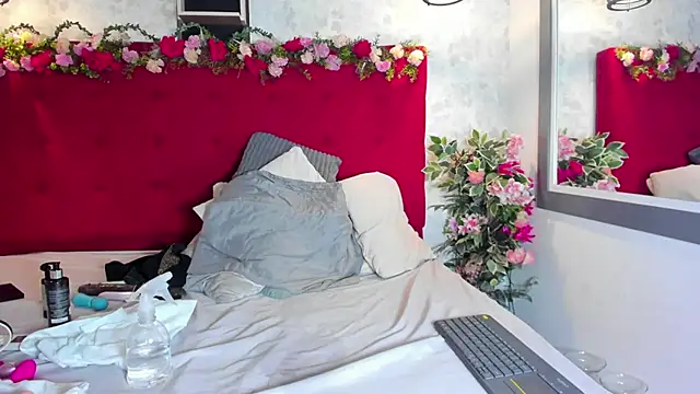 Watch Kloeh_Star live on EroticFlix - High definition streams