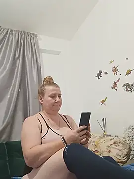 JuliaBestX webcam