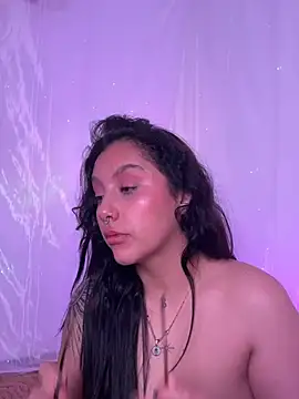 mari_bloom webcam