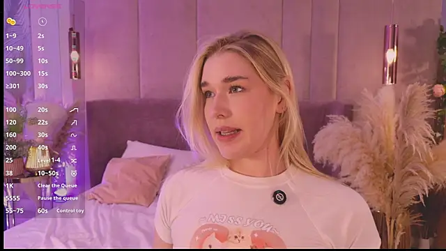 smiley_mia - Smiley_Mia's free webcam - UK Sex Cams