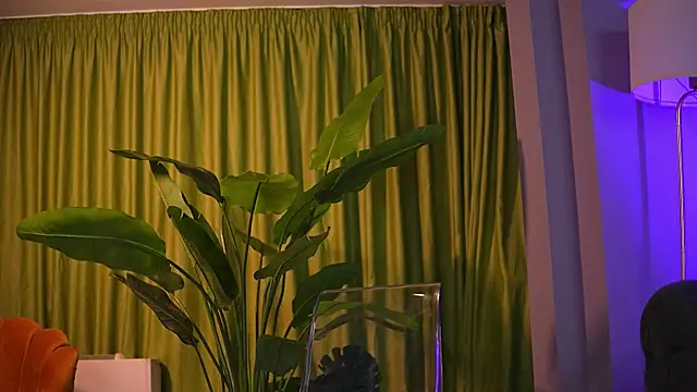 ava_solis's live room