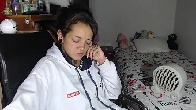hanya23_ - Hanya23_'s free webcam - UK Sex Cams
