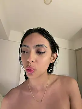 ZaraLuuv webcam