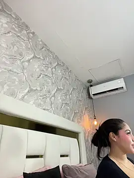 MiaFarkash webcam