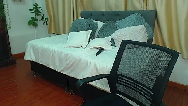 Watch Khalia_ live on EroticFlix - High definition streams