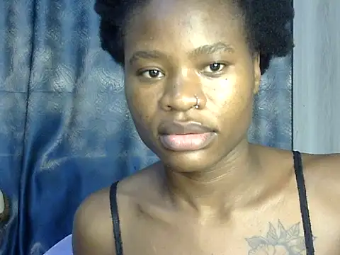 sweetblackbeauty001 webcam