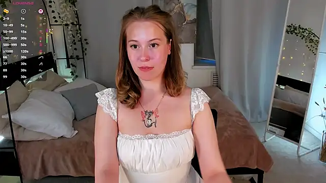LanaRoselle webcam