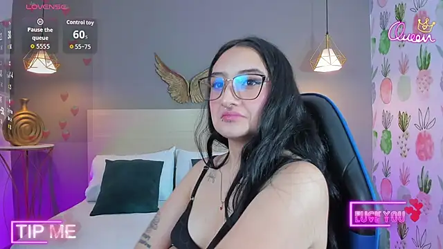 emma_hiltonn_ webcam