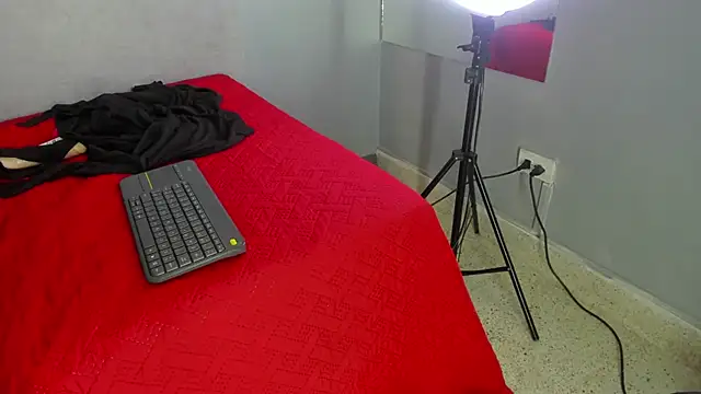 Golden_kiss23 webcam