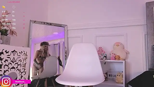 MadieAsh webcam