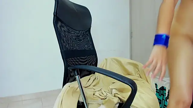 Watch monica_little23 live on EroticFlix - High definition streams