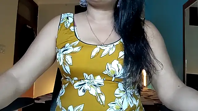 YourDesi_Laila_ webcam