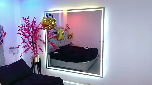 Juliieta_gray webcam