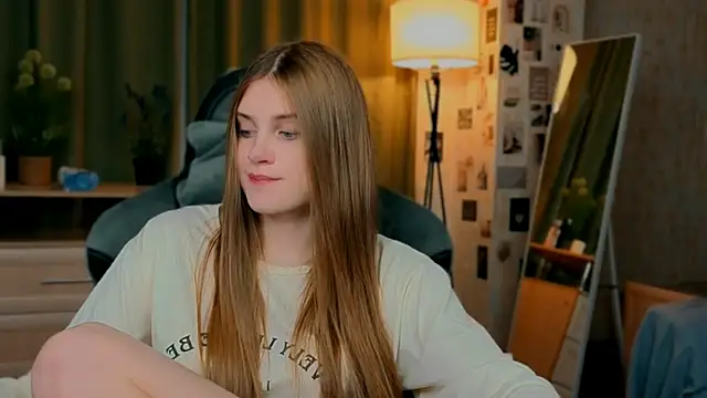 yourbeautyarya webcam