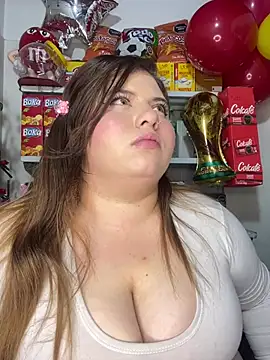 Watch kitty__pinnk live on EroticFlix - High definition streams
