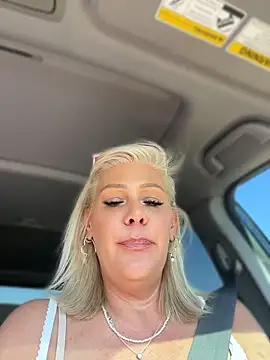 Watch Lexi_Shocker live on EroticFlix - High definition streams