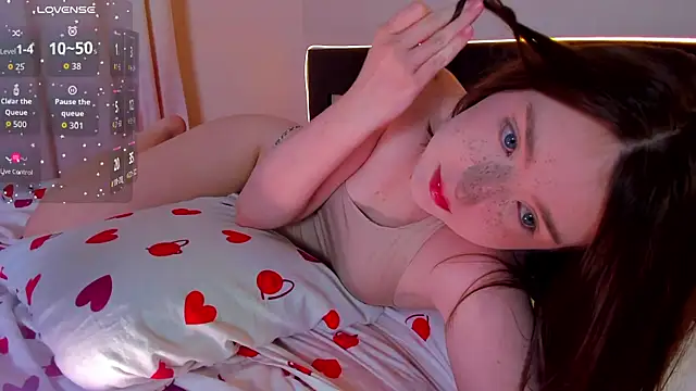 Watch lexxxxxxi live on EroticFlix - High definition streams