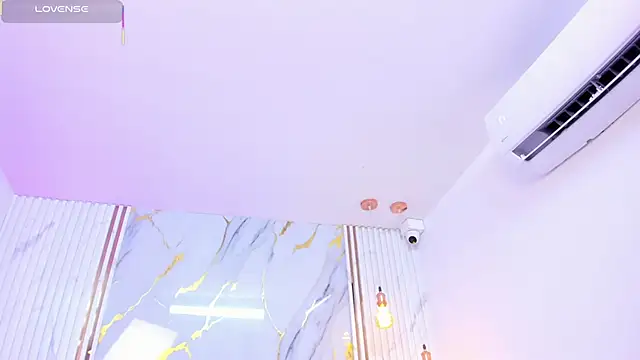 Watch tifanyhills_ live on EroticFlix - High definition streams