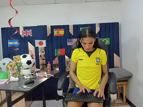 Aisha_hotts777 webcam
