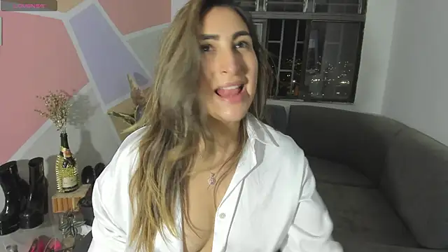 MaiiaConnor webcam