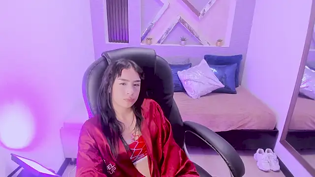 Watch Hanna_Bloomm live on EroticFlix - High definition streams