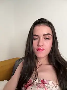 SofiaLaLight live cam on StripChat